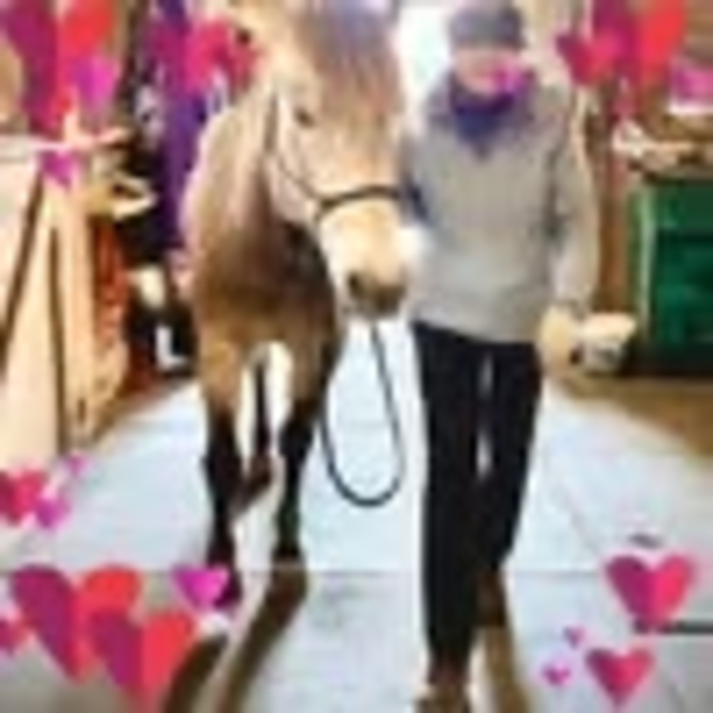 Meet your Posher, Kendra